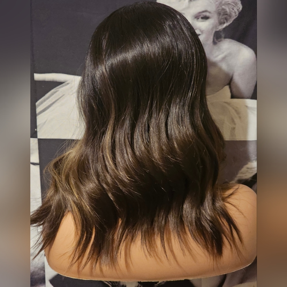 Wig - Picture 3 of 6